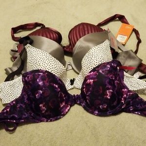3 maidenform bras 34D and 1 bonus bra